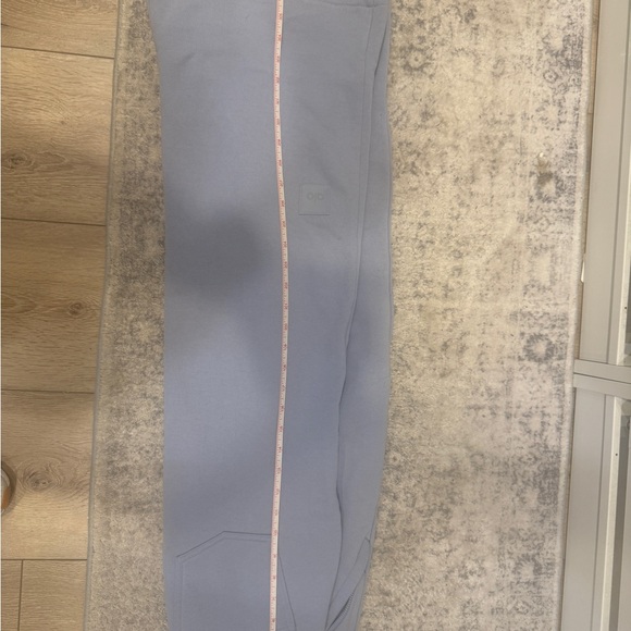 ALO Yoga Blue Track Pants & Joggers - Picture 10 of 10